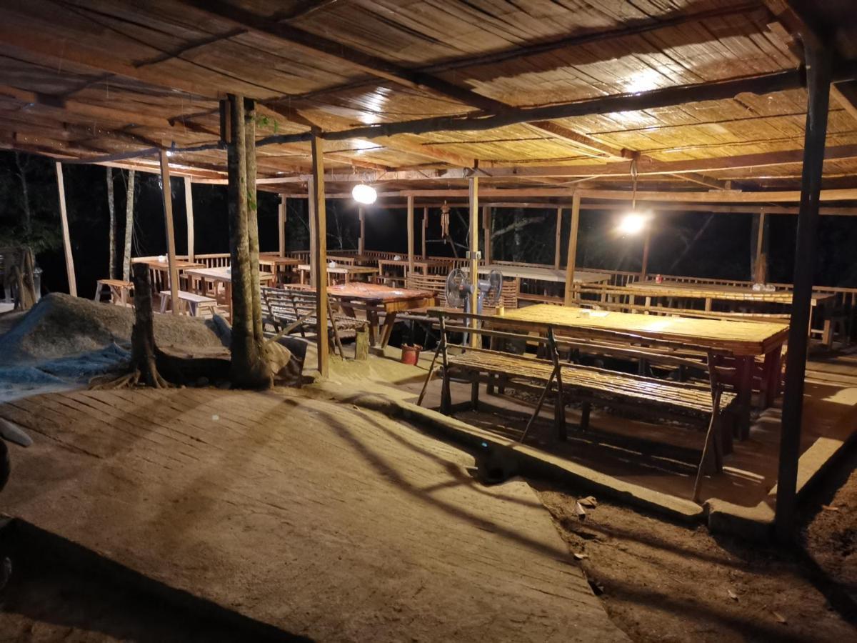 Rain Forest Inn Ringlet Extérieur photo